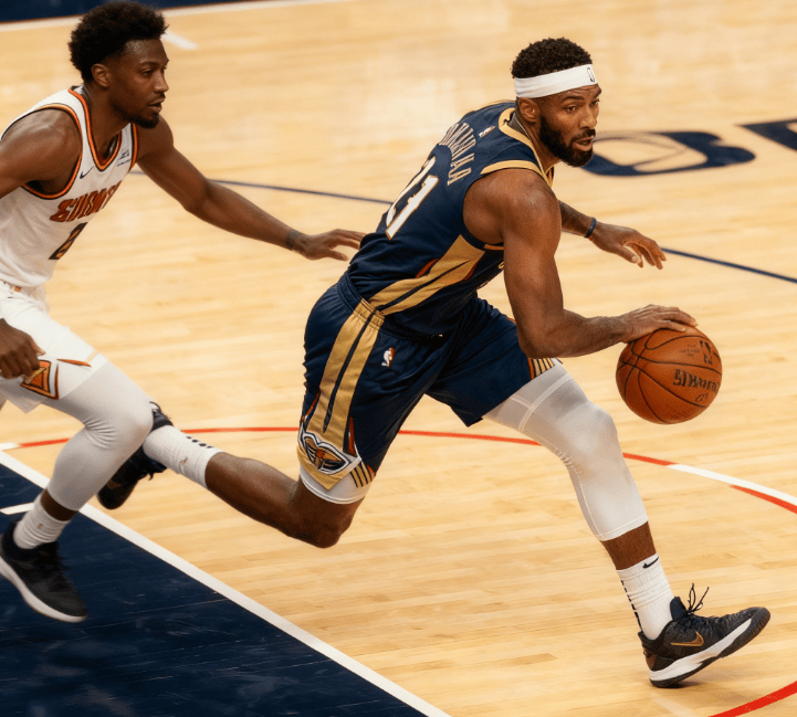 巨人的进化：NBA与CBA战术体系发展路径的跨文化比较研究