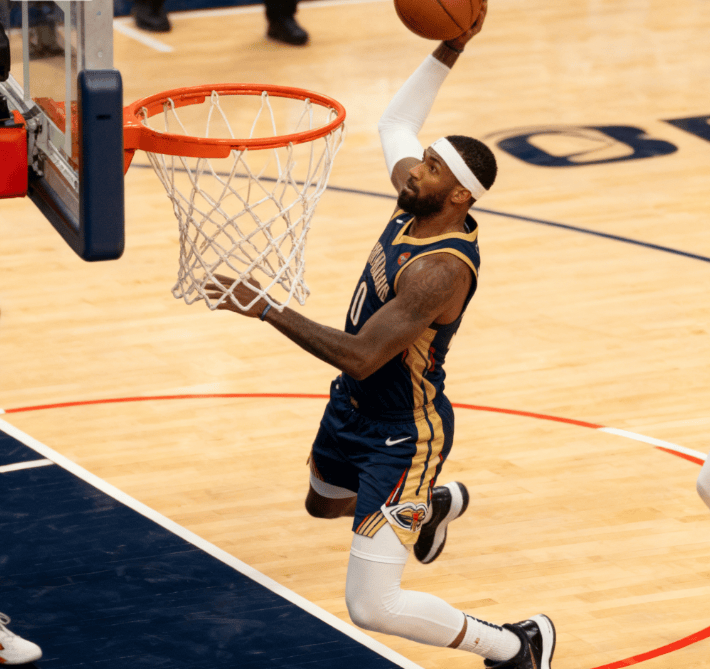 巨人的进化：NBA与CBA战术体系发展路径的跨文化比较研究