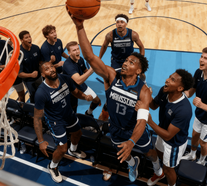 巨人的进化：NBA与CBA战术体系发展路径的跨文化比较研究