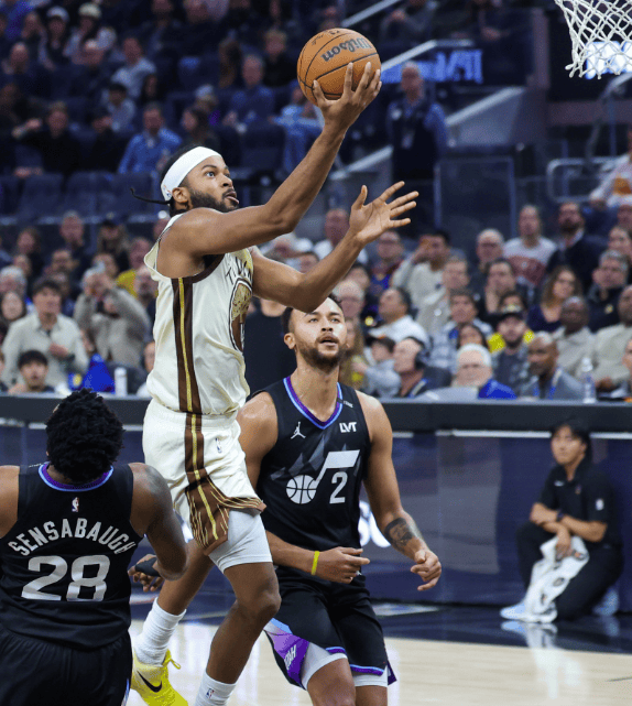 巨人的进化：NBA与CBA战术体系发展路径的跨文化比较研究