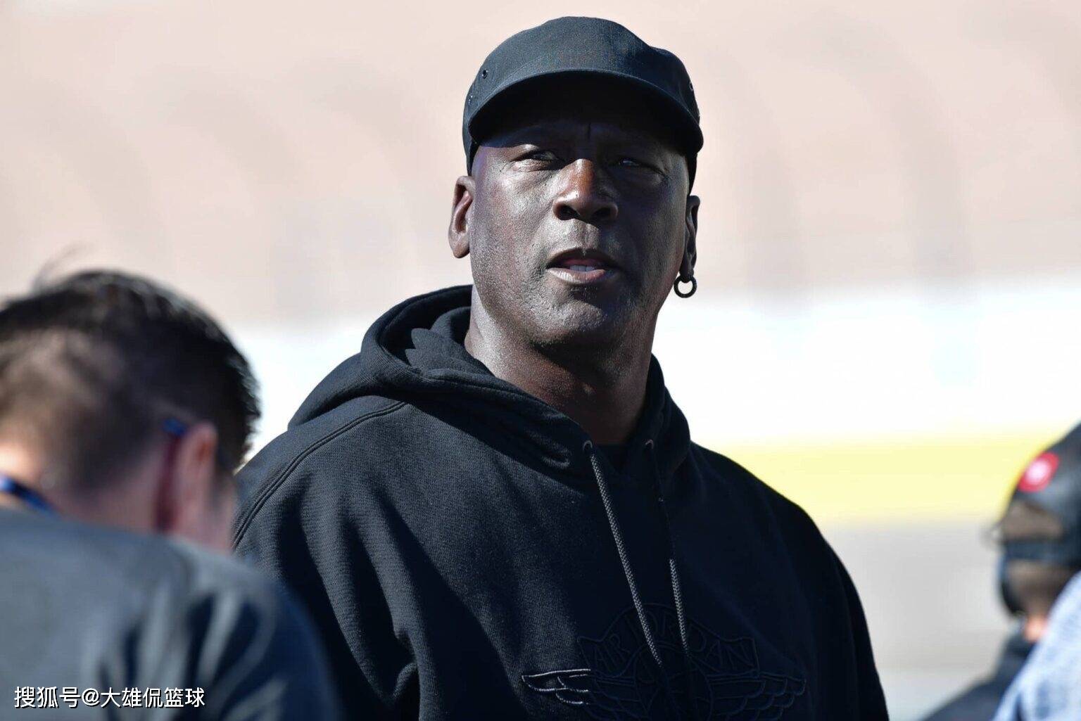 迈克尔乔丹称GOAT辩论忽略了比尔拉塞尔，他有11冠，怎能忘了他