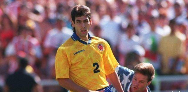 下注世界杯 -94年世界杯：哥伦比亚球员将球踢进自家球门，回国后被(bèi)射击12枪