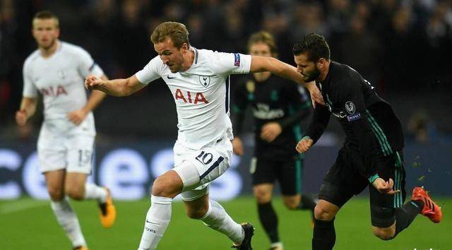 94年世界杯：哥伦比亚球员将球踢进自家球门，回国后被射击12枪